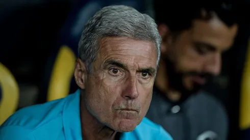 IRRITADO! Luís Castro 'pistola' com críticas ao Botafogo e manda recado para jornalistas
