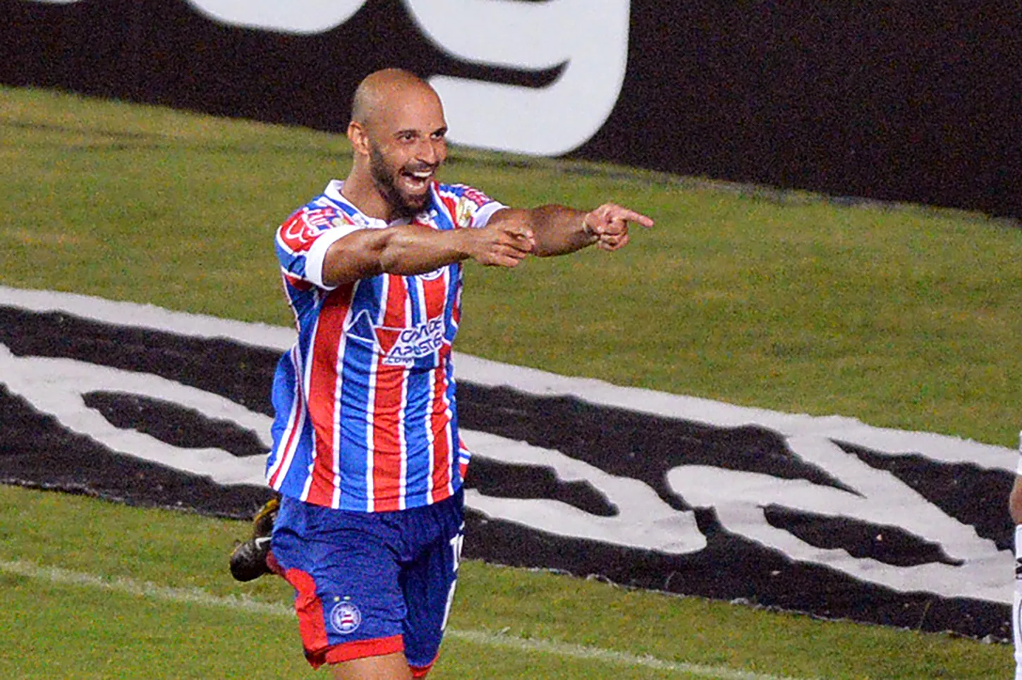 Walmir Cirne/AGIF – Thaciano atuando no Bahia em 2021