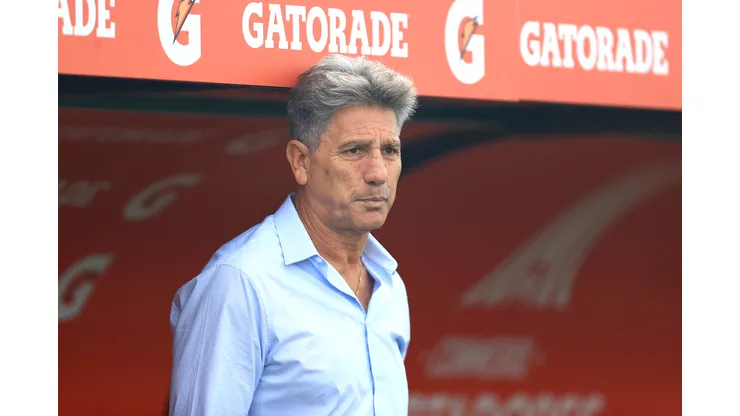 MONTEVIDEO, URUGUAY - NOVEMBER 27: Renato Gaucho coach of Flamengo looks on during the final match of Copa CONMEBOL Libertadores 2021 between Palmeiras and Flamengo at Centenario Stadium on November 27, 2021 in Montevideo, Uruguay. (Photo by Buda Mendes/Getty Images)