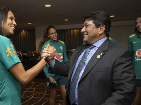 Seleção Feminina recebe visita de dirigente da CBF antes de enfrentar a Inglaterra