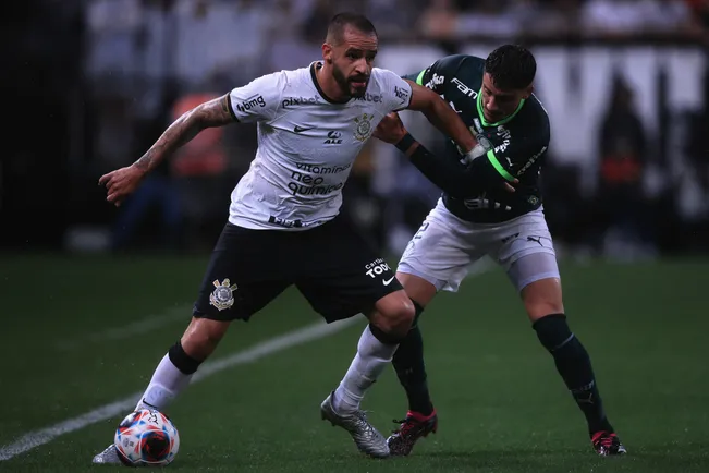 Renato Augusto durante partida na Arena Corinthians pelo campeonato Paulista 2023 – Foto: Ettore Chiereguini/AGIF