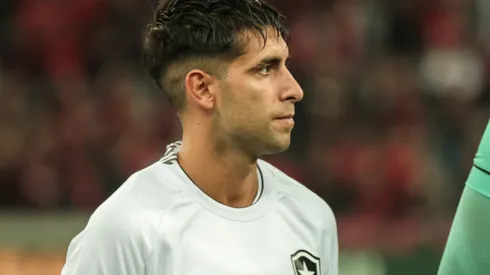 PR – CURITIBA – 17/05/2023 – COPA DO BRASIL 2023, ATHLETICO-PR X BOTAFOGO – Di Placido jogador do Botafogo durante partida contra o Athletico-PR no estadio Arena da Baixada pelo campeonato Copa do Brasil 2023. Foto: Robson Mafra/AGIF