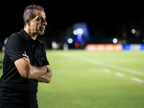 Bahia mostra interesse em volante para elenco de Renato Paiva