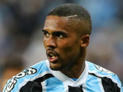 Ex-Grêmio, atacante Douglas Costa tem prisão decretada por não pagar pensão