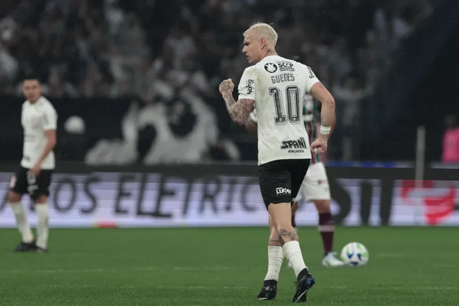 Foto: Marcello Zambrana/AGIF – Róger Guedes comemorando gol pelo Corinthians