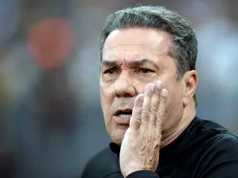 OFERTA NA MÃO! Luxa 'dribla concorrência' para fechar com meia cotado no Vasco 