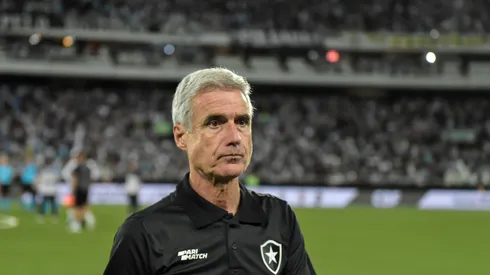 Foto: Thiago Ribeiro/AGIF – Luís Castro vem fazendo um bom trabalho no Botafogo