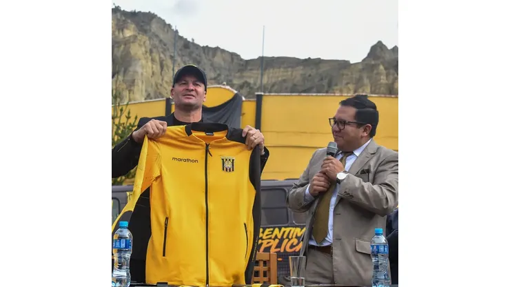 Foto: Divulgação/ The Strongest - Técnico de adversário do Flu projeta confronto pela Libertadores.