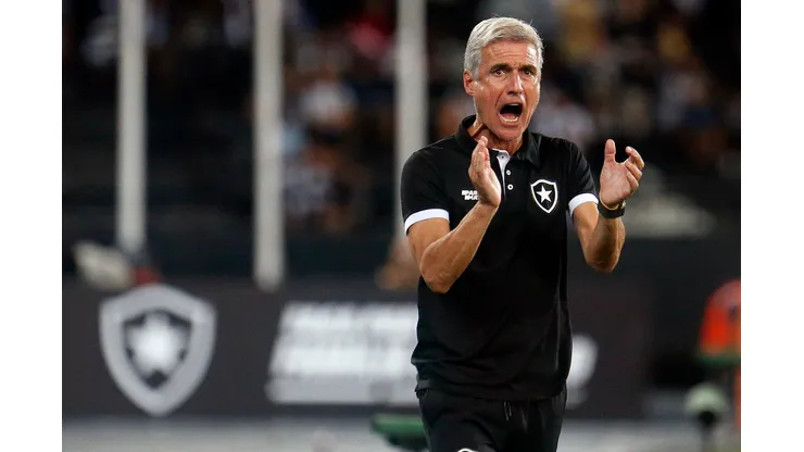 Foto: Vitor Silva/Botafogo - Luís Castro ganha opção para partida importante.
