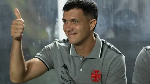 Foto: Jorge Rodrigues/AGIF – Barbieri está pressionado, mas diretoria busca novidades no Vasco.