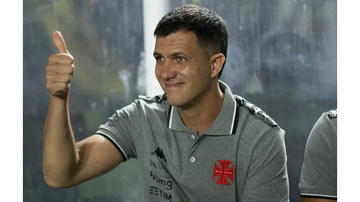 Foto: Jorge Rodrigues/AGIF - Barbieri está pressionado, mas diretoria busca novidades no Vasco.
