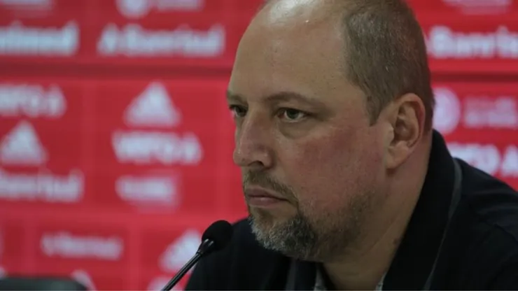 Torcida do Internacional se revolta com atitude de Barcellos e exige saída