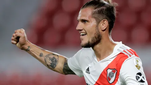 (Photo by Juan I. Roncoroni – Pool/Getty Images) – Zuculini é um dos nomes monitorados pelo Vasco.