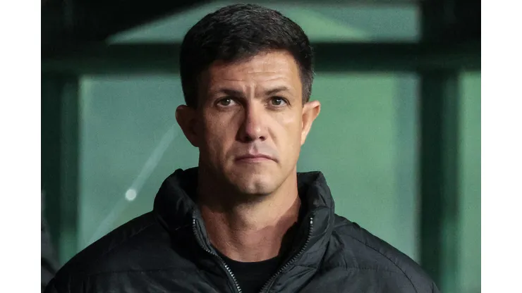 Foto: Robson Mafra/AGIF - Meio-campista perde espaço com Barbieri no Vasco