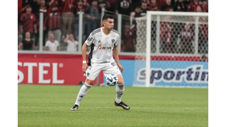 Foto: Robson Mafra/AGIF - Battaglia comenta diferenças entre futebol brasileiro e espanhol.