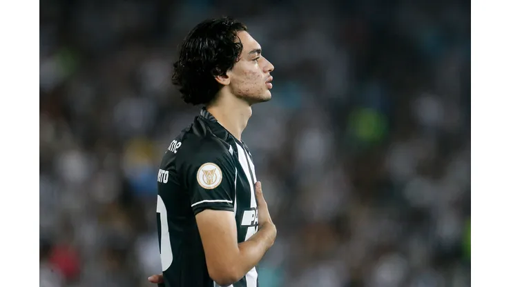 Foto: Vitor Silva/Botafogo - Matheus Nascimento fala sobre importância de rodagem no Botafogo.