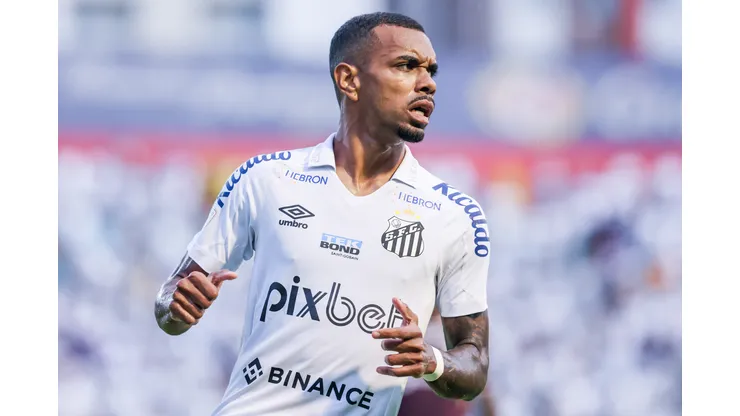 SP - Sao Paulo - 28/01/2023 - PAULISTA 2023, SANTOS X FERROVIARIA - Lucas Pires jogador do Santos durante partida contra o Ferroviaria no estadio Caninde pelo campeonato Paulista 2023. Foto: Marcello Zambrana/AGIF