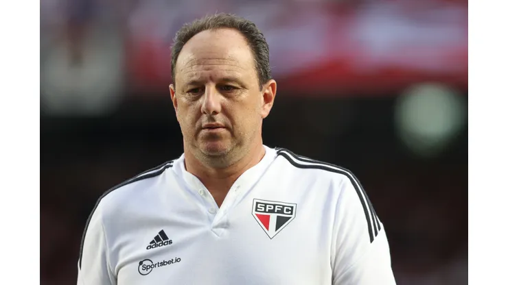Foto: Marcello Zambrana/AGIF - Torcida do São Paulo exalta titular esquecido por Ceni