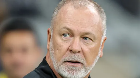 MG – BELO HORIZONTE – 13/05/2023 – BRASILEIRO A 2023, ATLETICO-MG X INTERNACIONAL – Mano Menezes tecnico do Internacional durante partida contra o Atletico-MG no estadio Mineirao pelo campeonato BRASILEIRO A 2023. Foto: Gilson Junio/AGIF