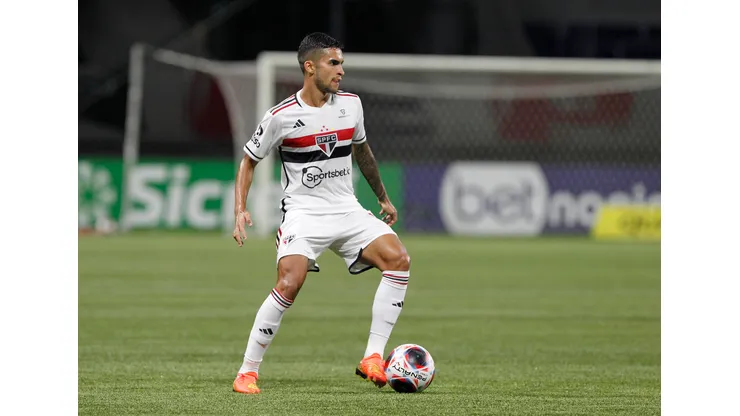 Foto: Rubens Chiri/Saopaulofc.net - São Paulo busca opções para substituir Nestor contra o Corinthians.