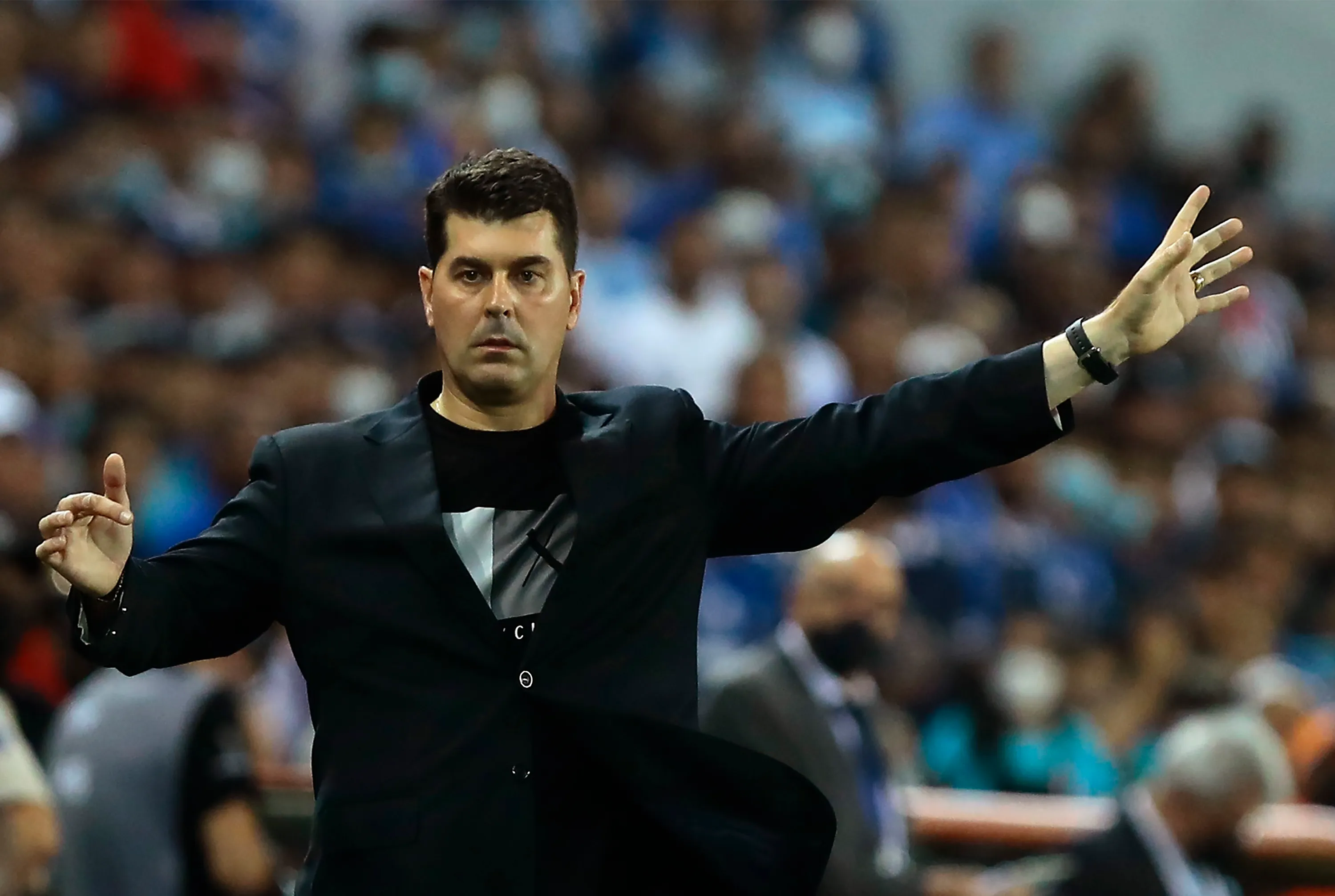 Ismael Rescalvo deixa o The Strongest. Foto: Franklin Jacome/Getty Images