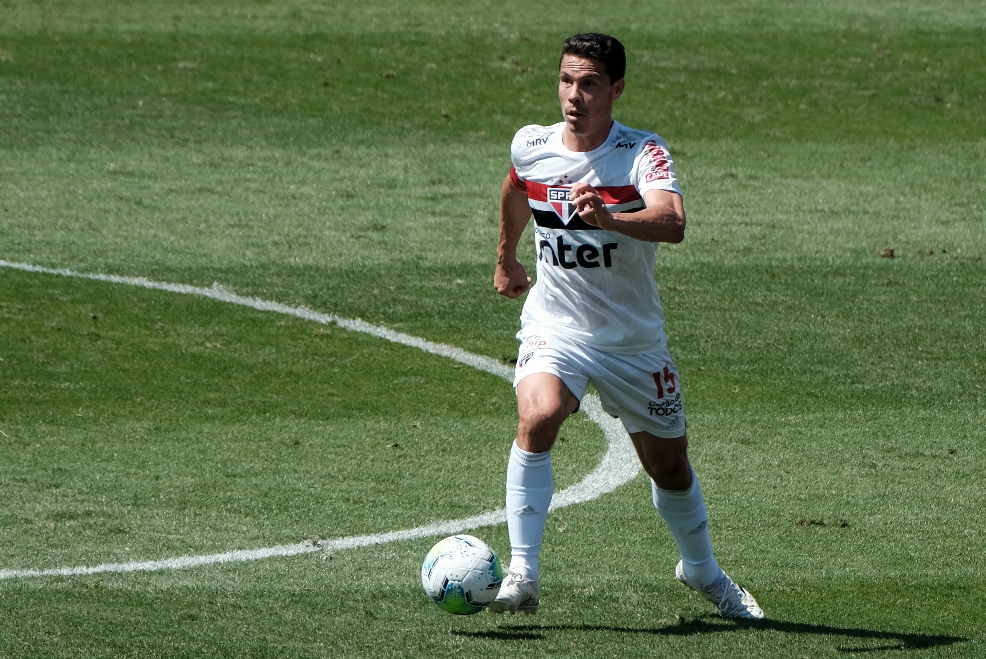 Marcello Zambrana/AGIF -Hernanes atuando pelo São Paulo