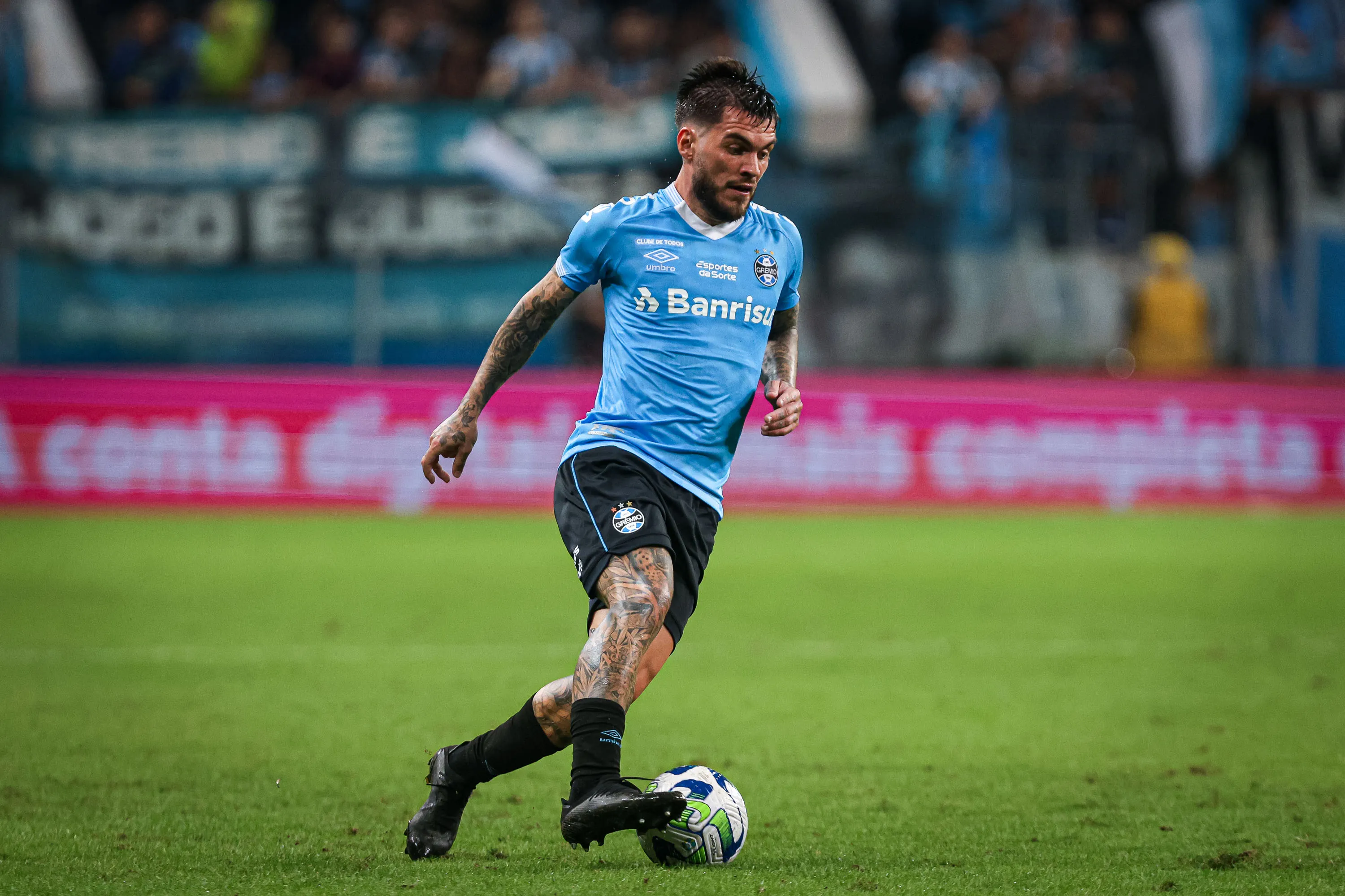 Maxi Franzoi/AGIF – Nathan atuando pelo Grêmio
