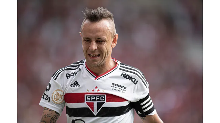 Foto: Jorge Rodrigues/AGIF - Rafinha se pronuncia sobre voltar ao Flamengo