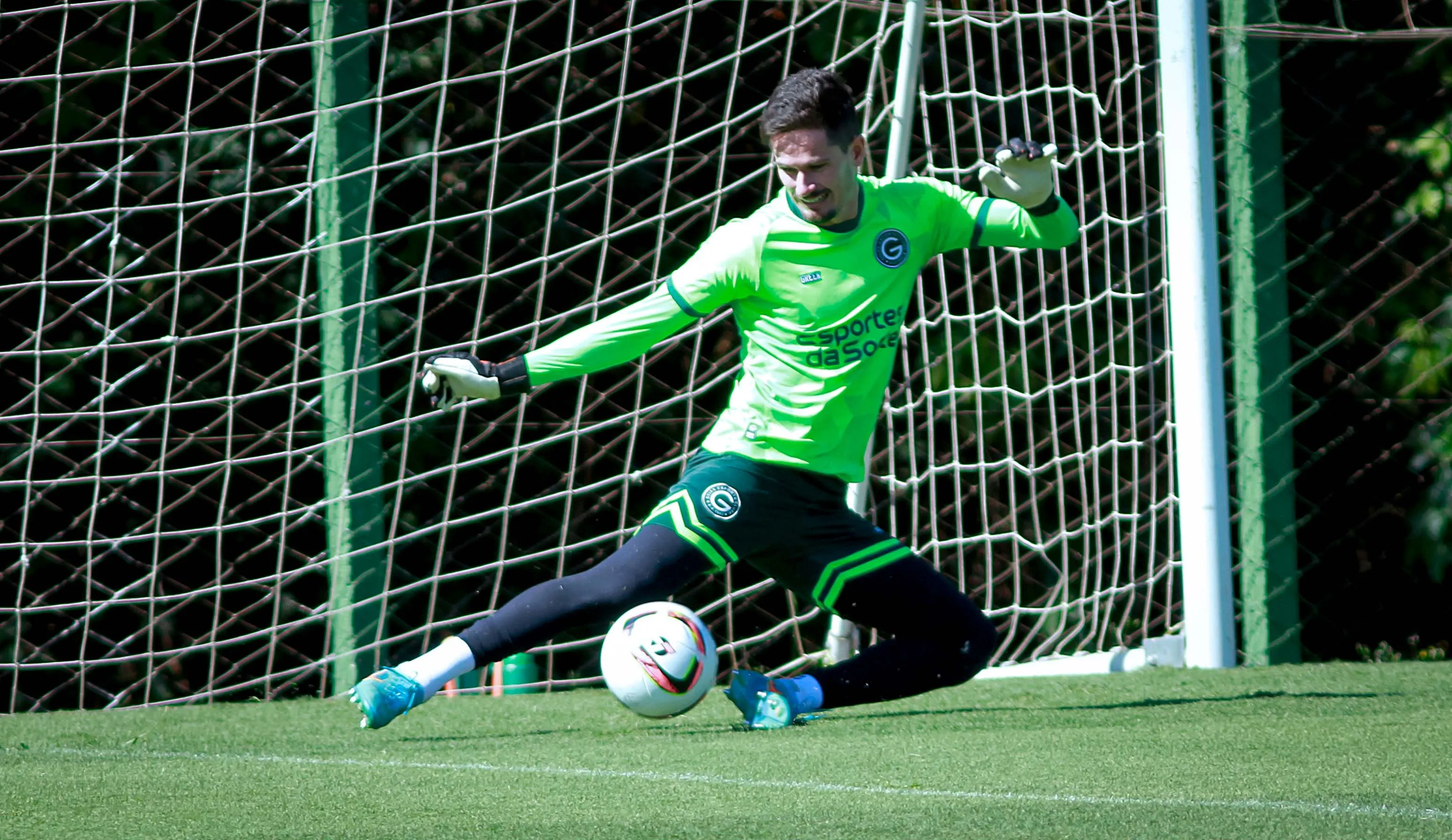 Goleiro Tadeu é um dos desfalques do Goiás. Foto: Rosiron Rodrigues