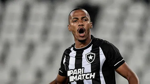 Junior Santos dá resposta sincera à crítica sobre ataque do Botafogo