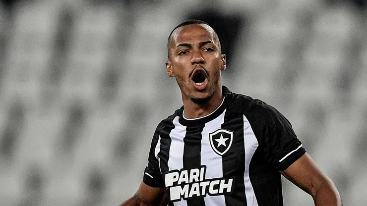 Junior Santos dá resposta sincera à crítica sobre ataque do Botafogo