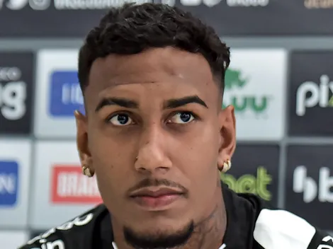 PISTOLOU! Torcida do Vasco 'rasga na mão' Rwan +1 