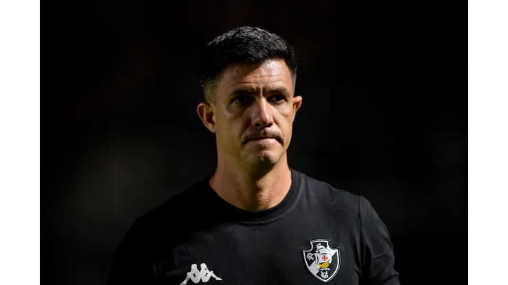 RJ - RIO DE JANEIRO - 01/05/2023 - BRASILEIRO A 2023, VASCO X BAHIA - Mauricio Barbieri tecnico do Vasco durante partida contra o Bahia no estadio Sao Januario pelo campeonato BRASILEIRO A 2023. Foto: Thiago Ribeiro/AGIF