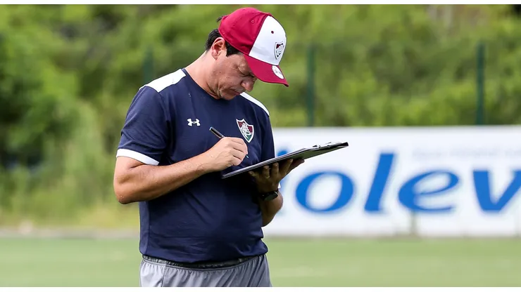 FOTO: LUCAS MERÇON / FLUMINENSE F.C - Fernando Diniz tem problema para clássico.