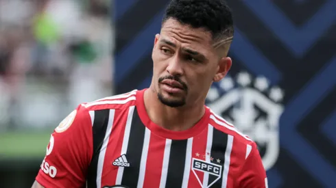 Foto: Robson Mafra/AGIF – Torcida sugere troca entre Luciano por reserva do Flamengo