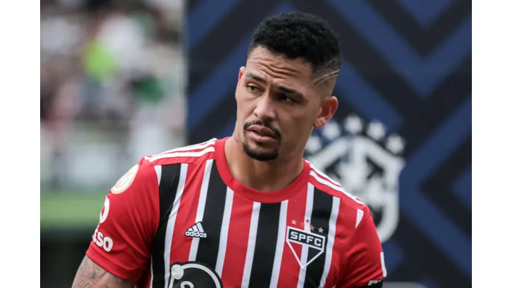 Foto: Robson Mafra/AGIF - Torcida sugere troca entre Luciano por reserva do Flamengo