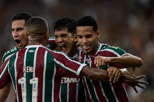 Thiago Ribeiro/AGIF – Jogadores do Fluminense comemorando gol