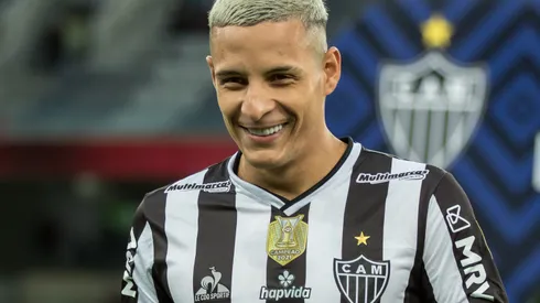PR – Curitiba – 17/04/2022 – BRASILEIRO A 2022, ATHLETICO PR X ATLETICO MG – Guilherme Arana jogador do Atletico-MG antes da partida contra o Athletico-PR no estadio Arena da Baixada pelo campeonato Brasileiro A 2022. Foto: Robson Mafra/AGIF