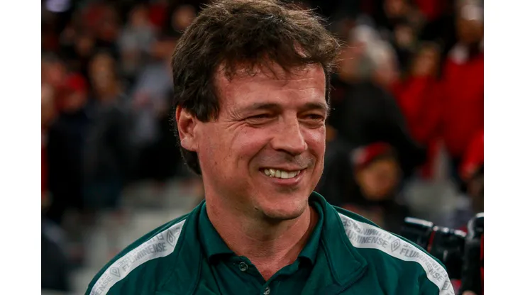 PR - Curitiba - 03/09/2022 - BRASILEIRO A 2022, ATHLETICO PR X FLUMINENSE - Fernando Diniz tecnico do Fluminense durante partida contra o Athletico-PR no estadio Arena da Baixada pelo campeonato Brasileiro A 2022. Foto: Gabriel Machado/AGIF