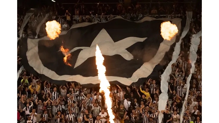 Jorge Rodrigues/AGIF- Torcida no Estádio Nilton Santos