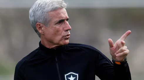Foto: Vitor Silva/Botafogo – Cenário de Luís Castro muda no Botafogo