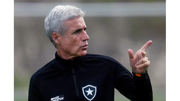 Foto: Vitor Silva/Botafogo - Cenário de Luís Castro muda no Botafogo