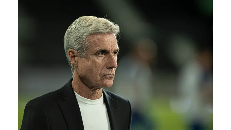 Jorge Rodrigues/AGIF- Luís Castro, técnico do Botafogo