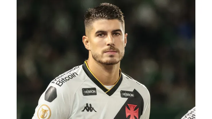 Foto: Robson Mafra/AGIF - Situação de Pedro Raul vira assunto no Vasco