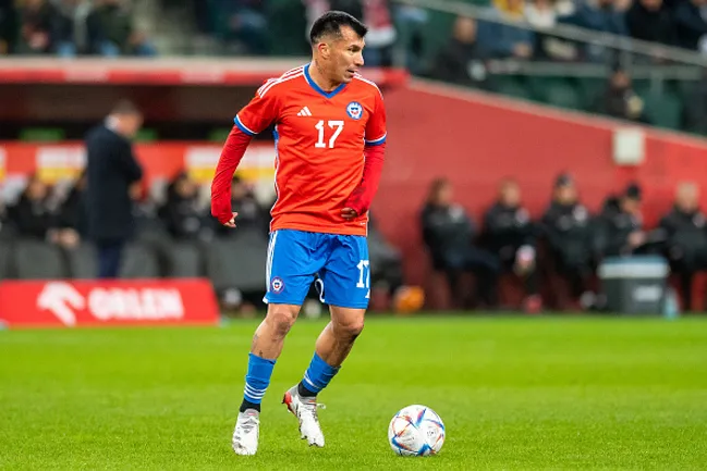 Photo by Mateusz Slodkowski/DeFodi Images via Getty Images – Gary Medel