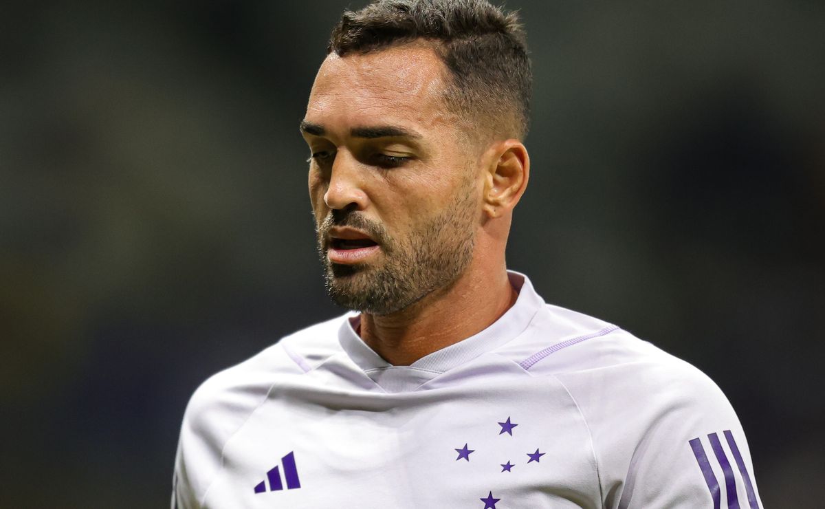 Gilberto R Serna Pra disputar posição com Gilberto, R$ 52 milhões: Cruzeiro não para em ...