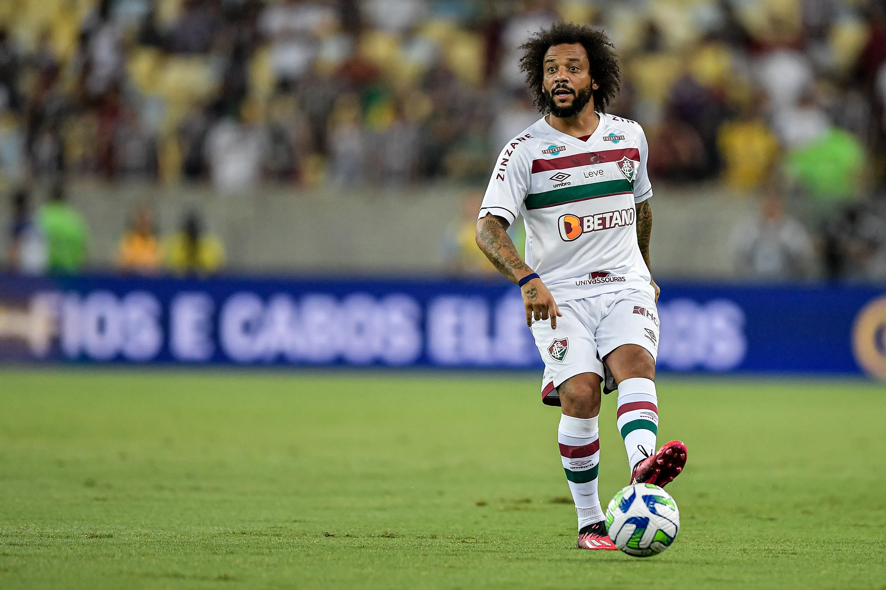 Foto: Thiago Ribeiro/AGIF – Marcelo atuando pelo Fluminense