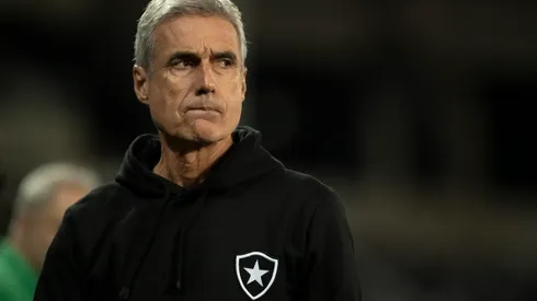 Foto: Jorge Rodrigues/AGIF - Luís Castro tem jogo decisivo na briga pelo título do torneio.