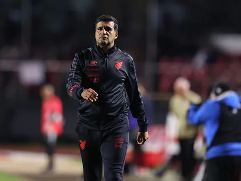 Jogador sofre grave lesão e Wesley Carvalho ganha problemão no Athletico