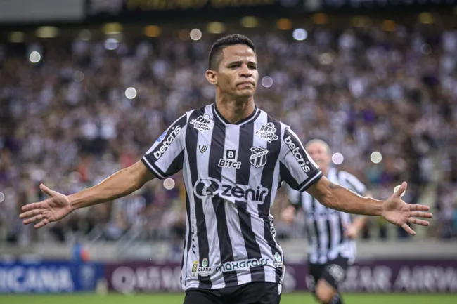 Foto: Lucas Emanuel/AGIF – Erick comemorando gol